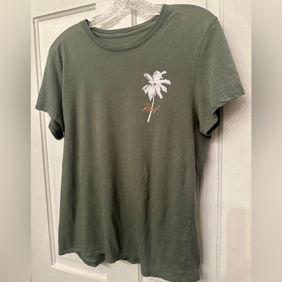 Reef Tops - REEF Ladies Classic Fit Sunset Palm Tee. Size Medium.